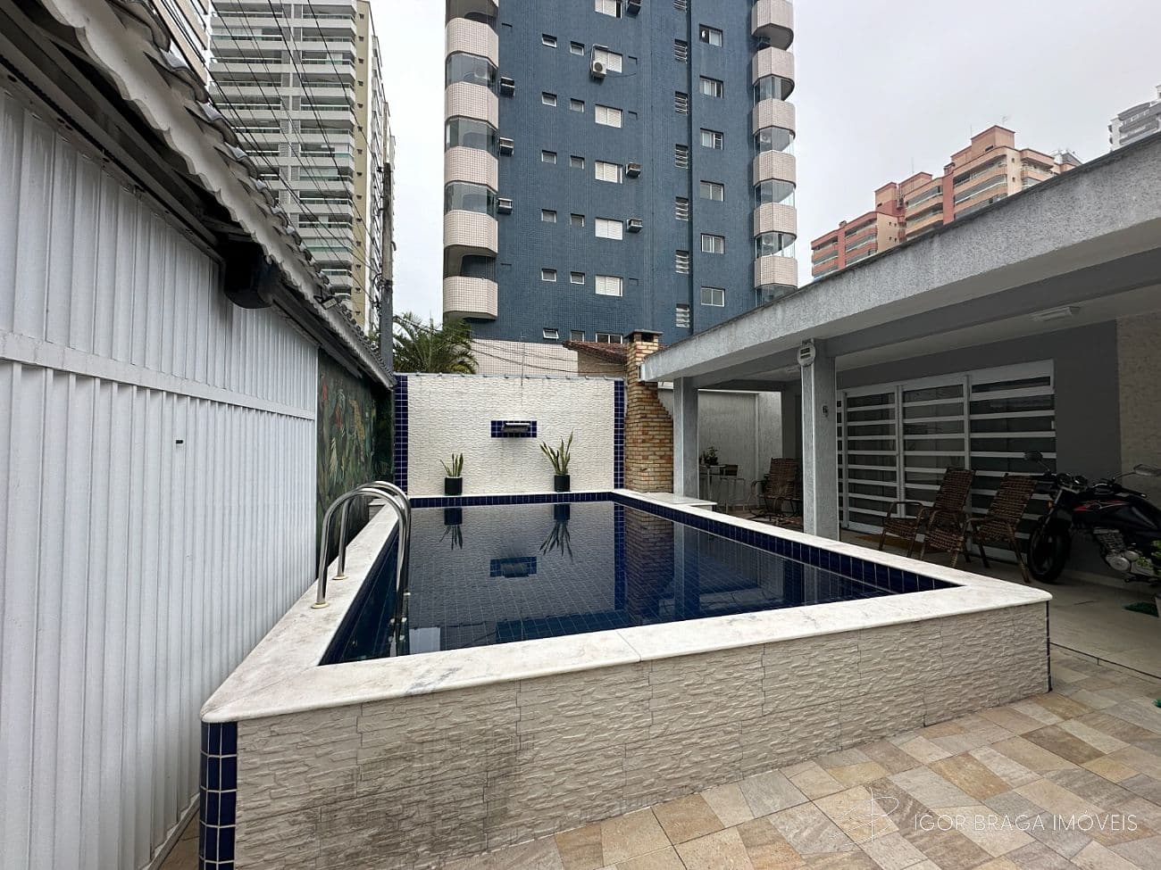 BELÍSSIMA CASA COM ACABAMENTO FINO DE ALTO PADRÃO — foto 1