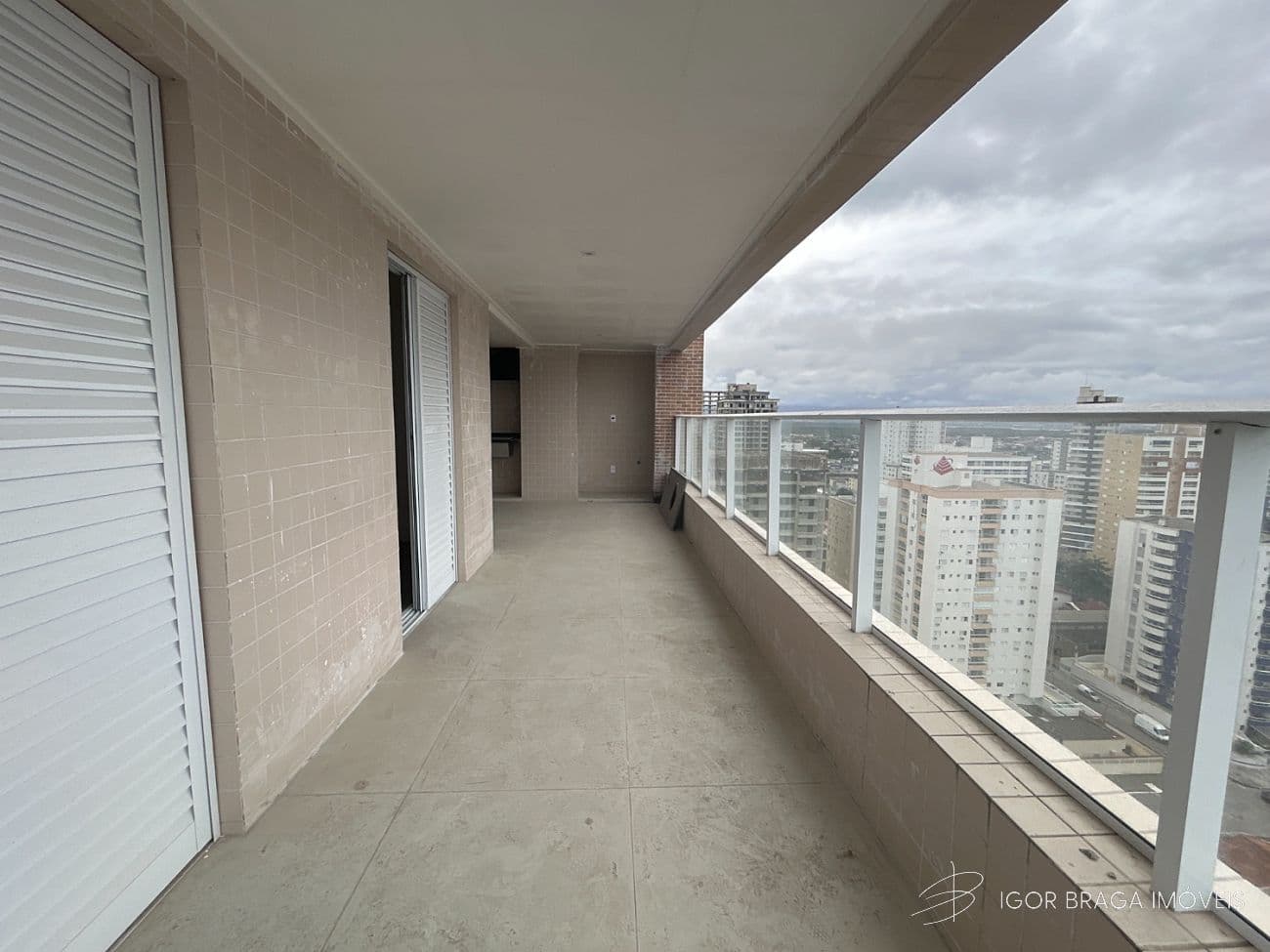 BELÍSSIMO APARTAMENTO, À 450M DO MAR E LAZER COMPLETO — foto 1
