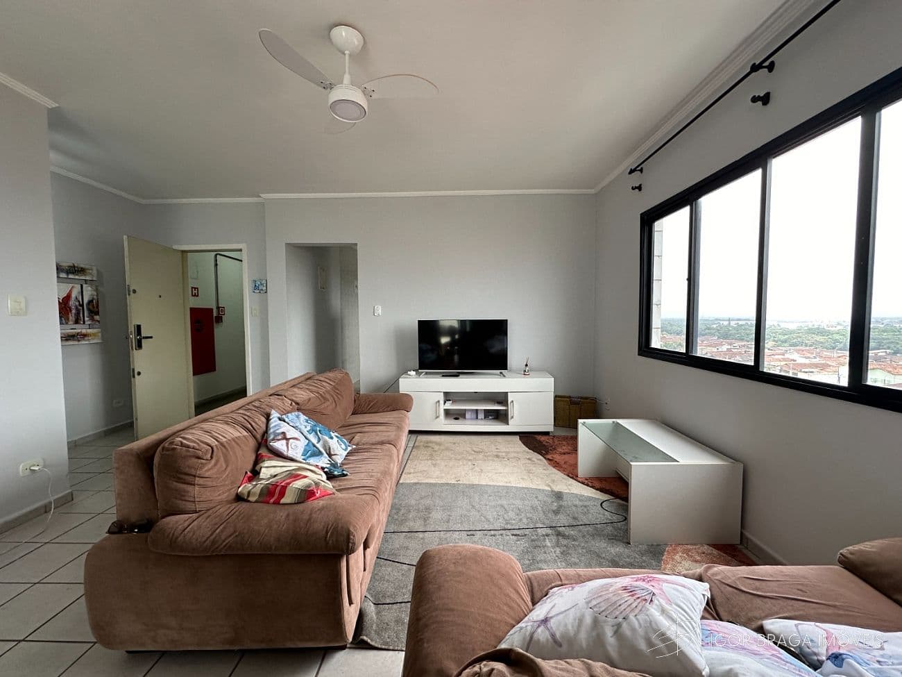 BELÍSSIMA COBERTURA COM FINO ACABAMENTO E VISTA PARA O MAR — foto 1