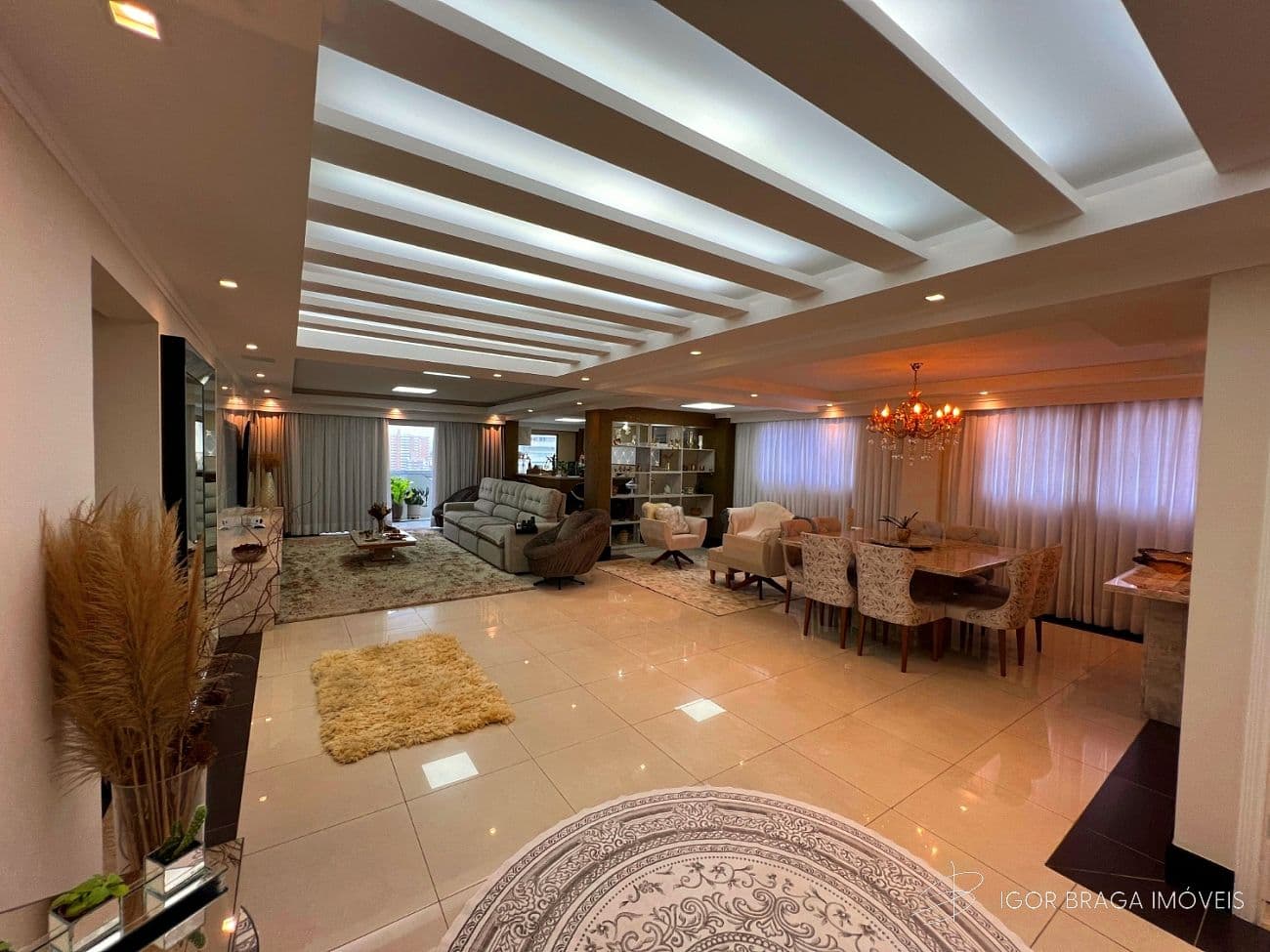 LUXUOSA COBERTURA DE ALTO PADRÃO, COM ACABAMENTO FINO E LAZER COMPLETO — foto 1