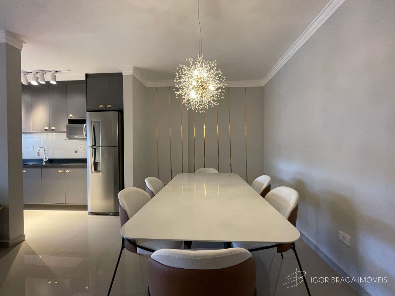 BELÍSSIMO APARTAMENTO ALTO PADRÃO, MOBILIADO COM  ACABAMENTO FINO — foto 1