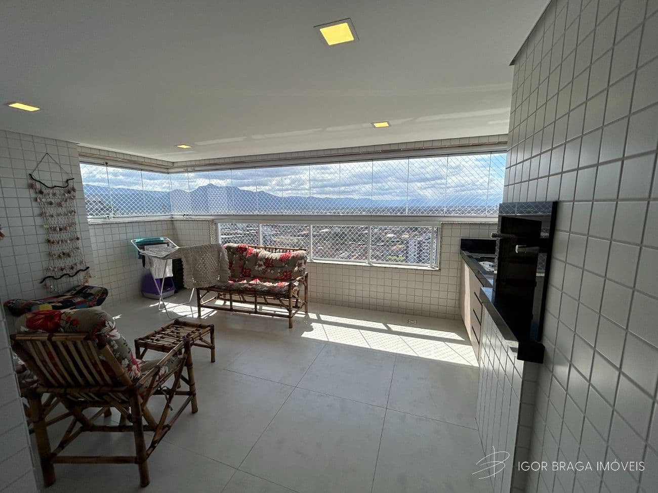 BELÍSSIMO APARTAMENTO, FINO ACABAMENTO E LAZER COMPLETO. — foto 1