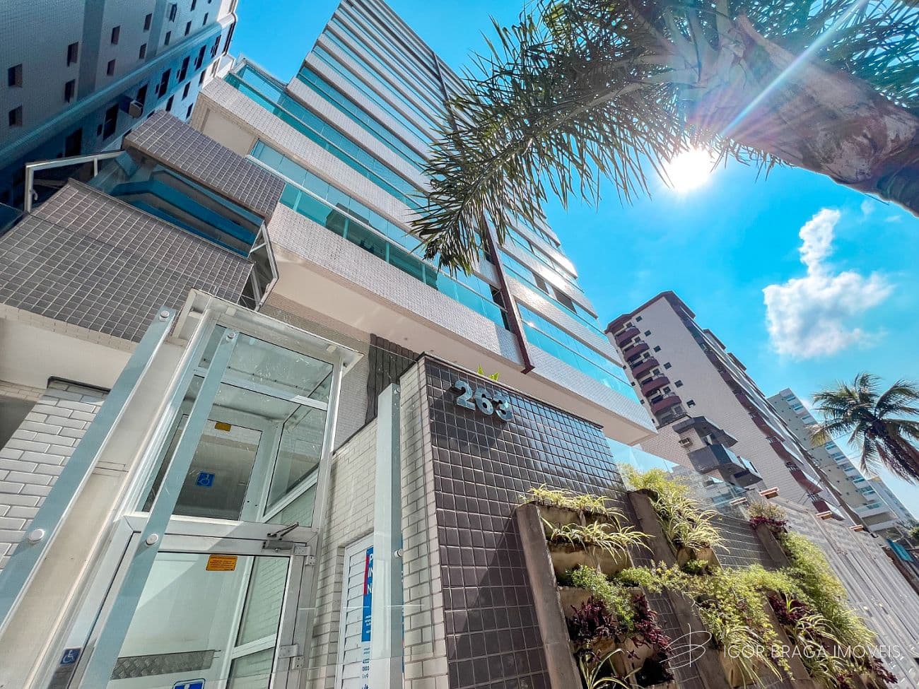 BELÍSSIMO APARTAMENTO, FINO ACABAMENTO E LAZER COMPLETO — foto 1