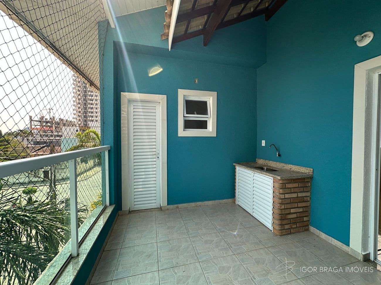 BELÍSSIMO SOBRADO, AMPLO, COM ACABAMENTO FINO — foto 1