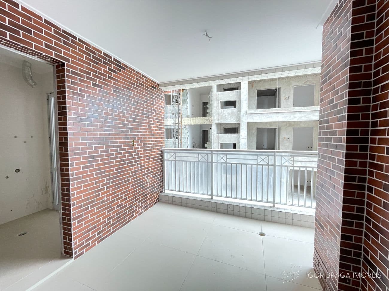 INCRÍVEL APARTAMENTO, LAZER COMPLETO À 600M DO MAR — foto 1