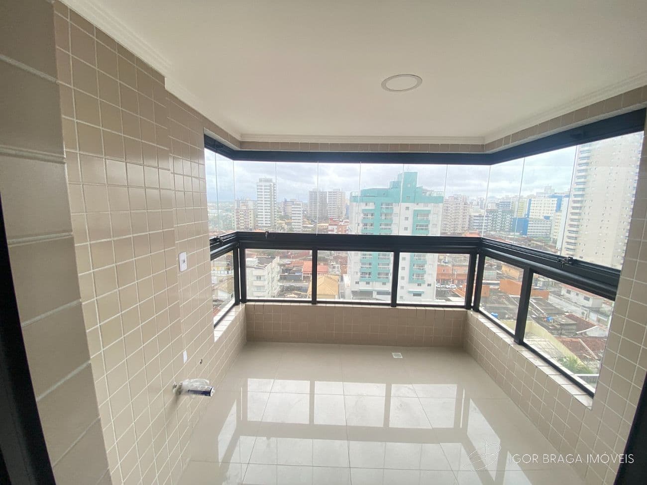 BELISSÍMO APARTAMENCO COM FINO ACABAMENTO E LAZER COMPLETO — foto 1