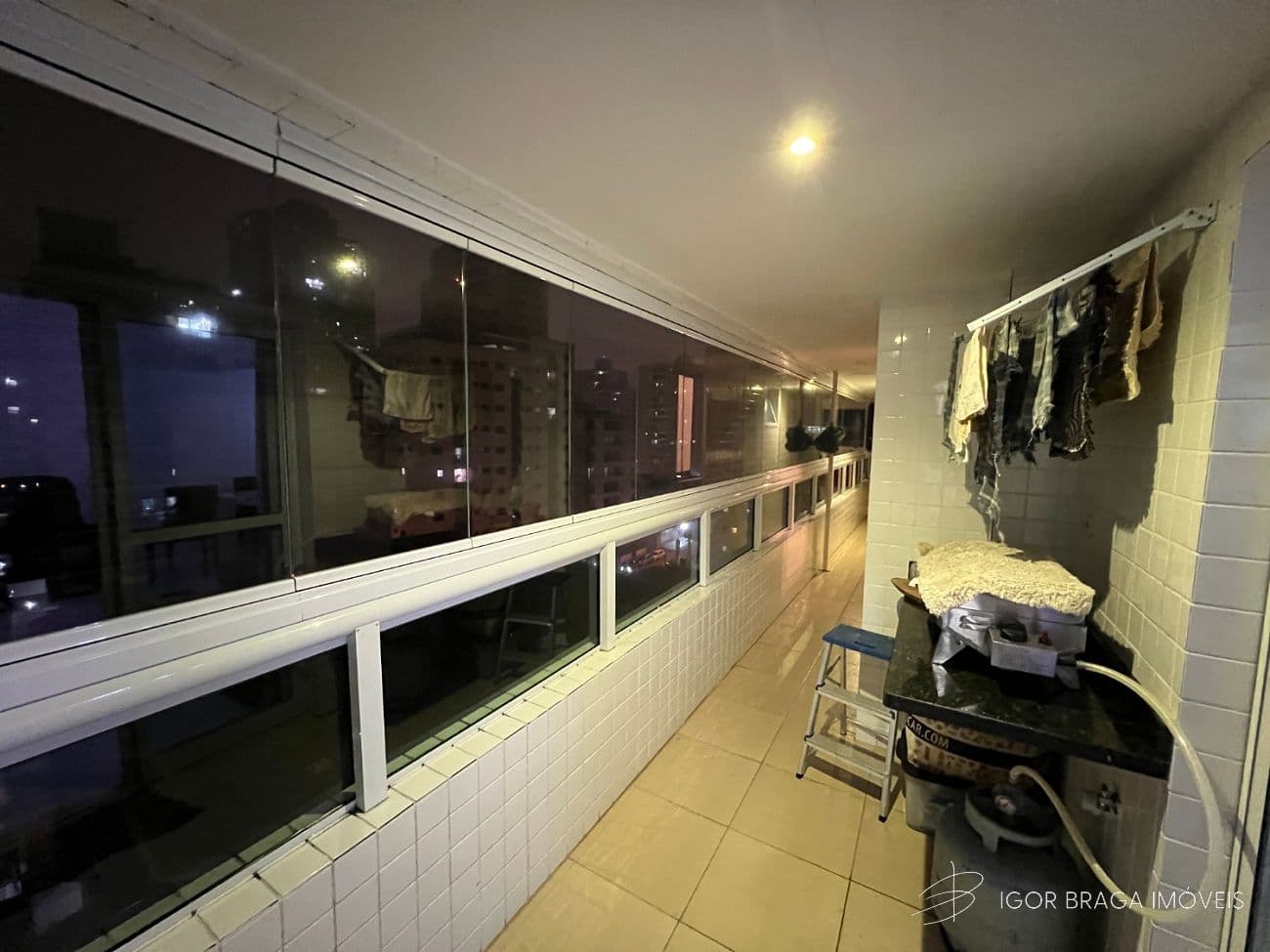 BELÍSSIMO APARTAMENTO, FINO ACABAMENTO E AMPLO — foto 1