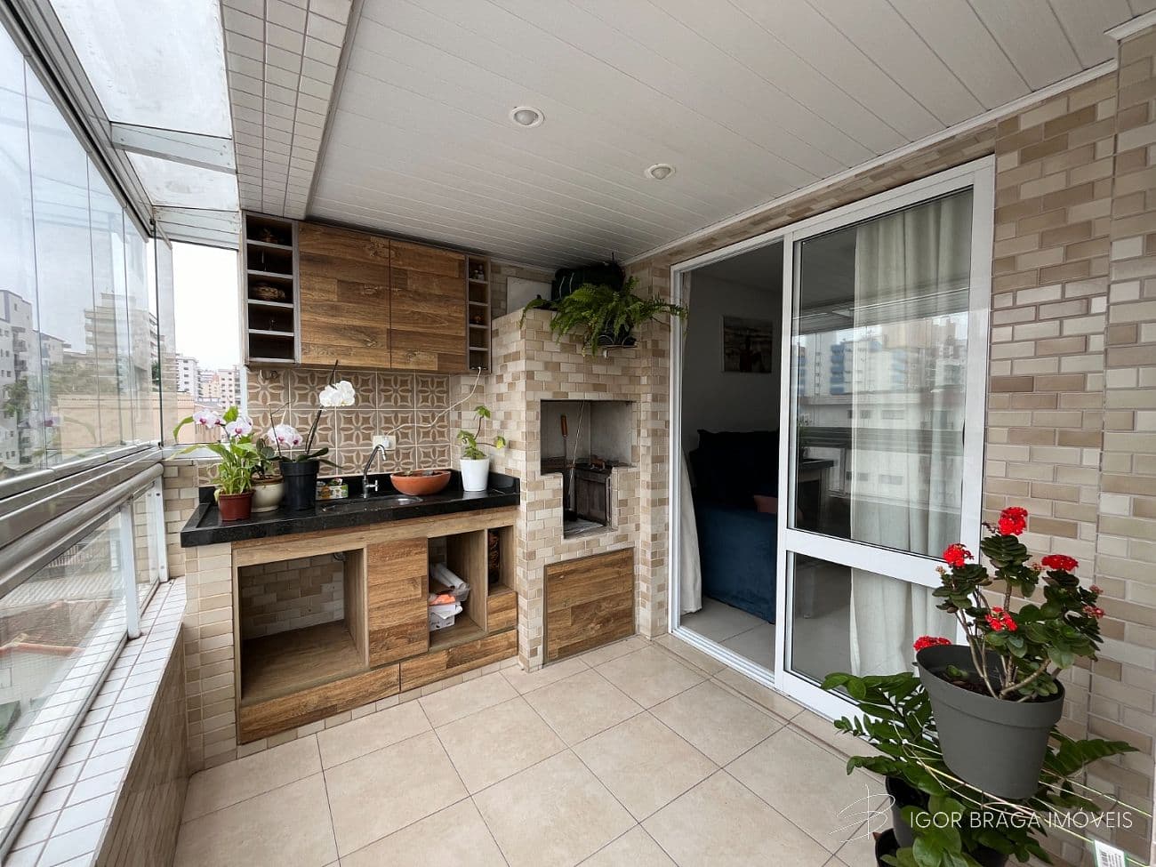 BELÍSSIMO APARTAMENTO, FINO ACABAMENTO E LAZER COMPLETO — foto 1