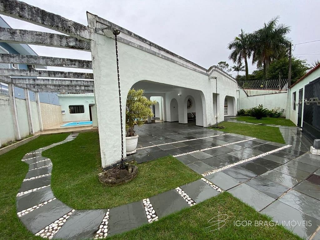 BELÍSSIMA CASA, AMPLA E FINO ACABAMENTO — foto 1