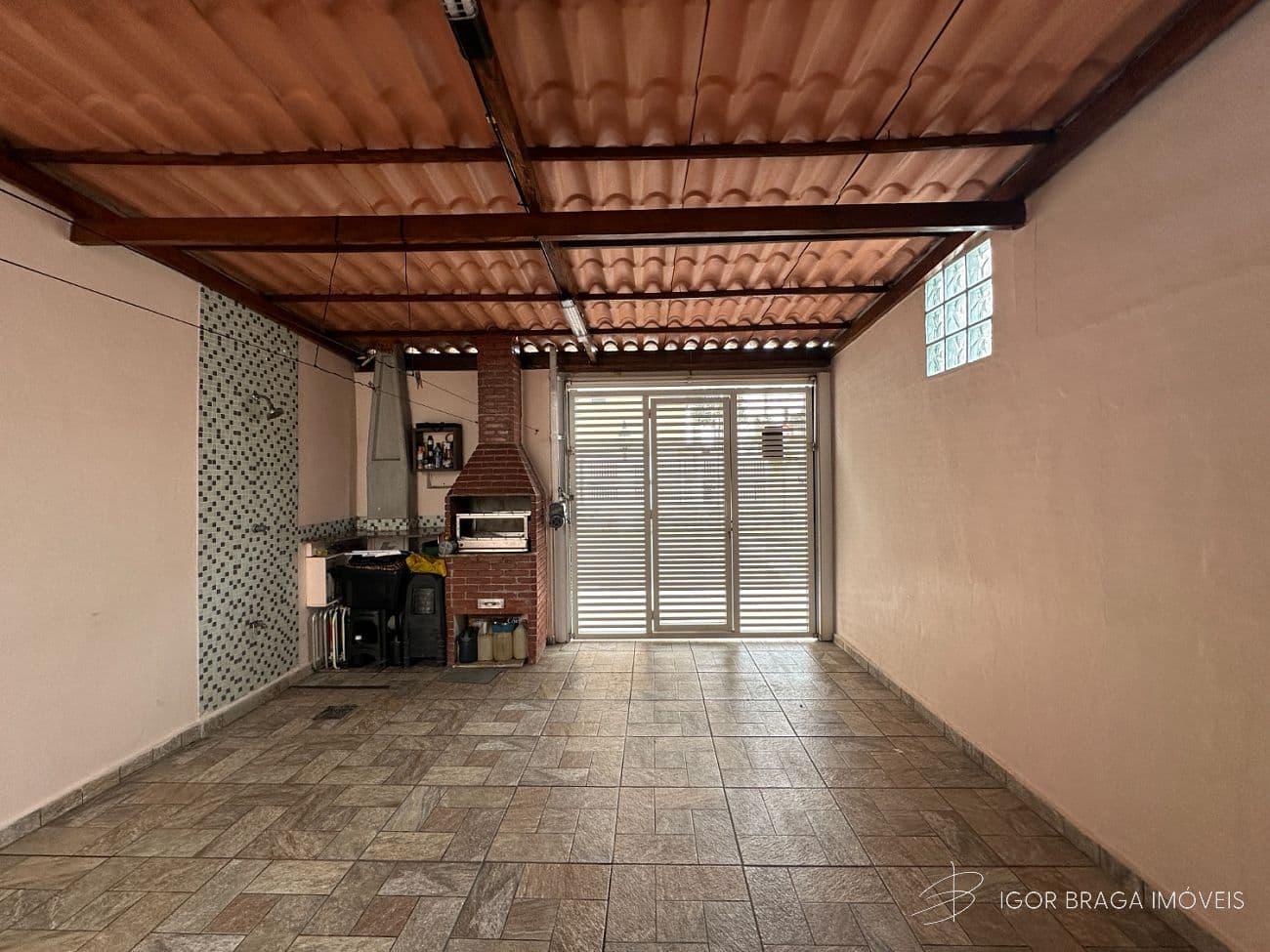 BELÍSSIMO SOBRADO , ACABAMENTO FINO E AMPLO — foto 1