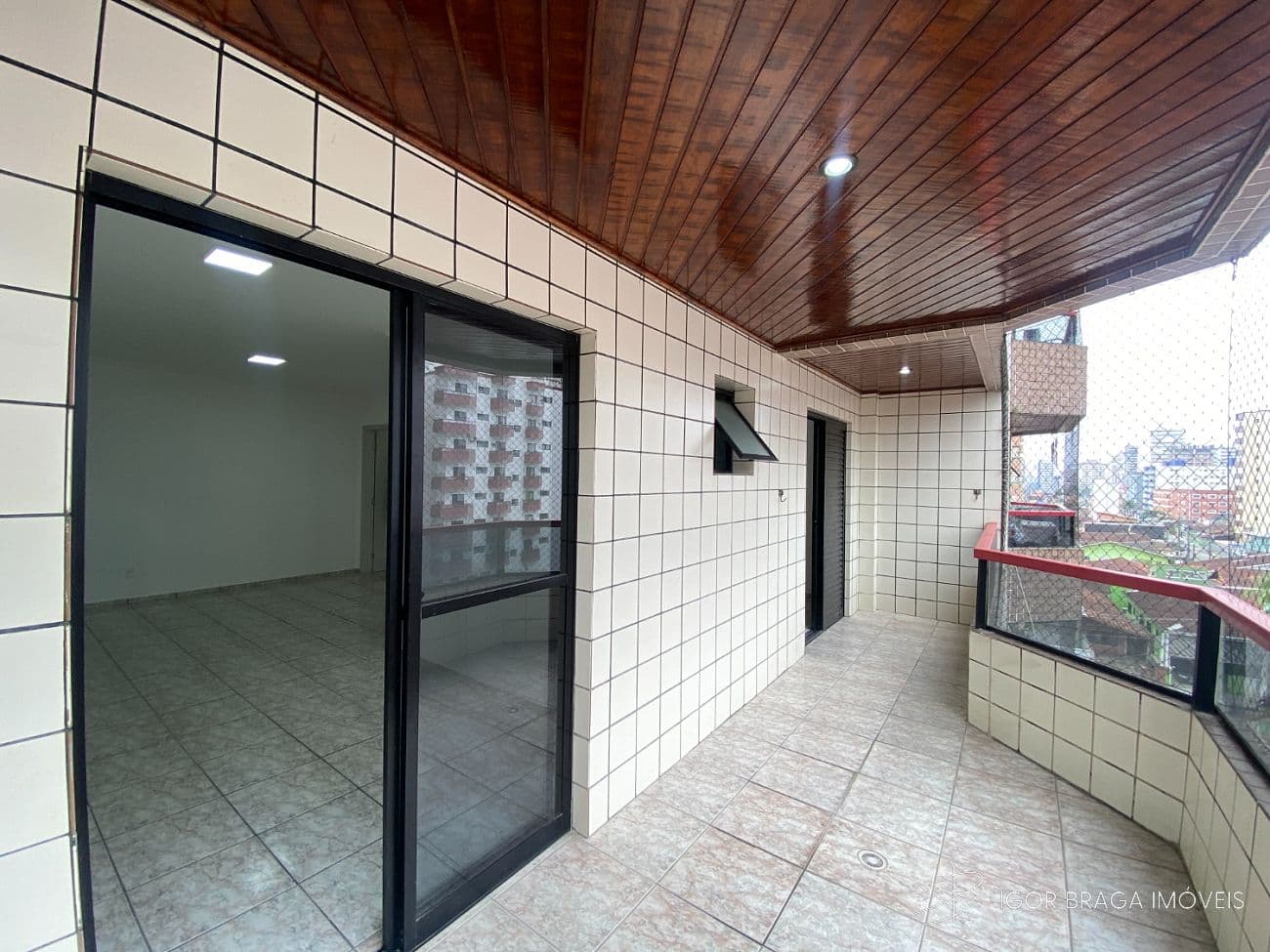 BELÍSSIMO APARTAMENTO, FINO ACABAMENTO E AMPLO — foto 1