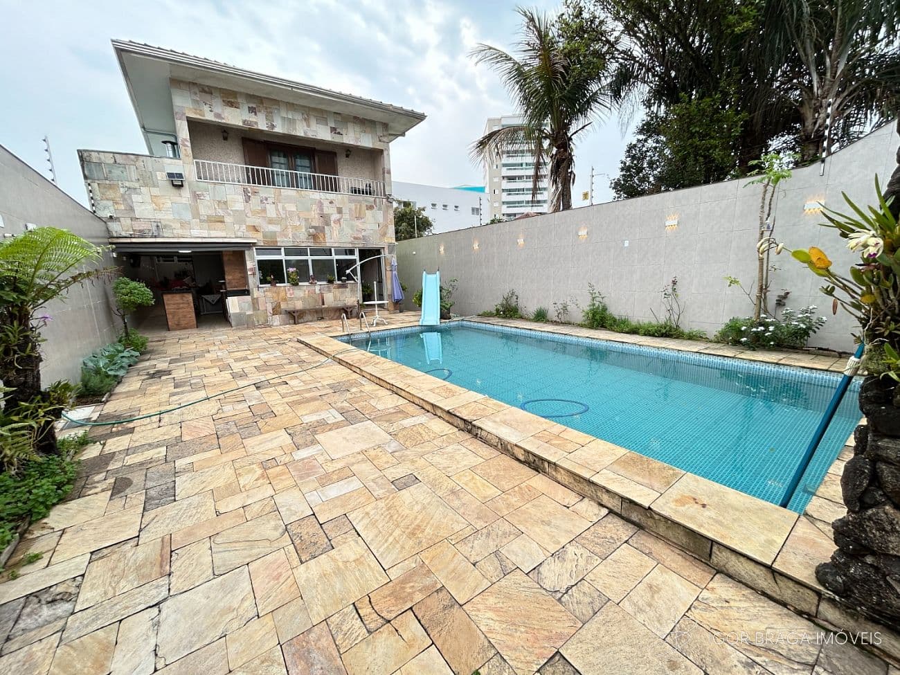 EXCELENTE CASA, AMPLA E FINO ACABAMENTO — foto 1