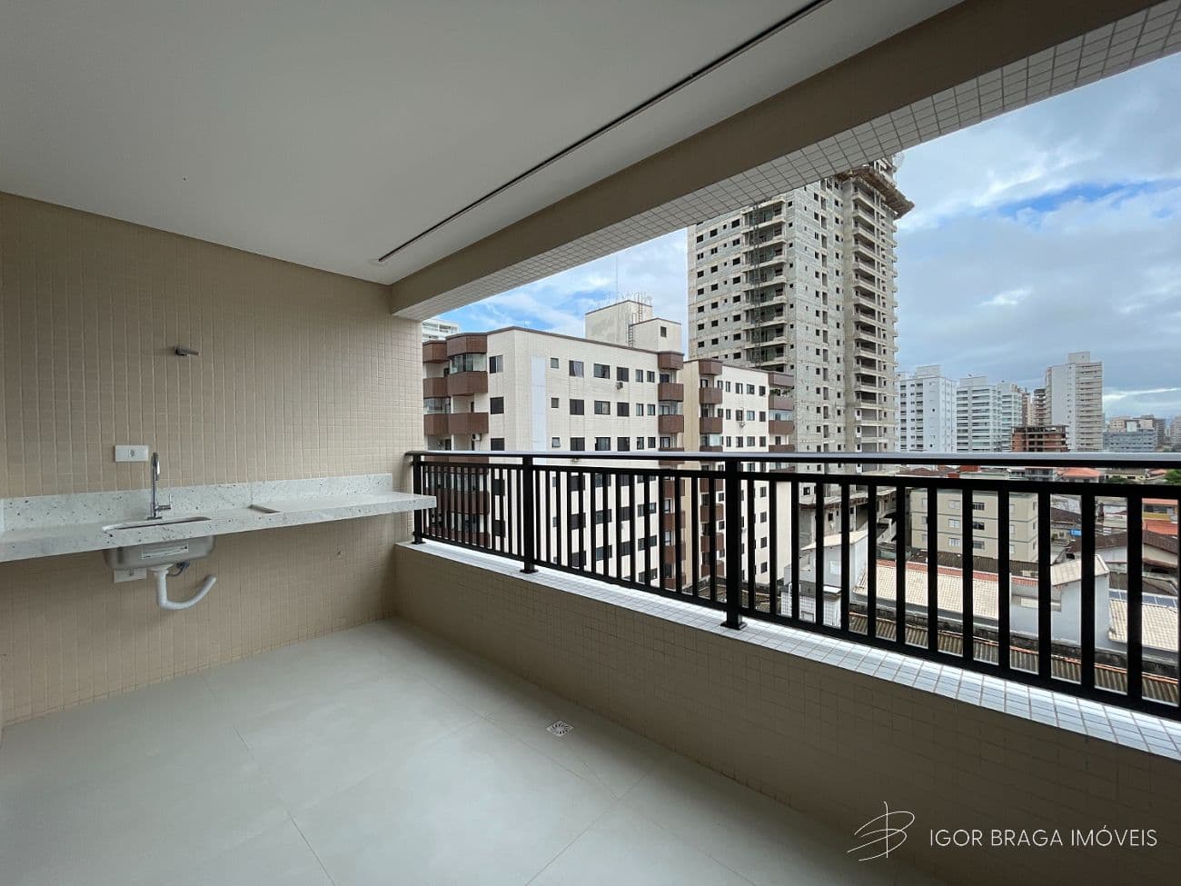 EXCELENTE APARTAMENTO, À 350m DO MAR E LAZER COMPLETO — foto 1