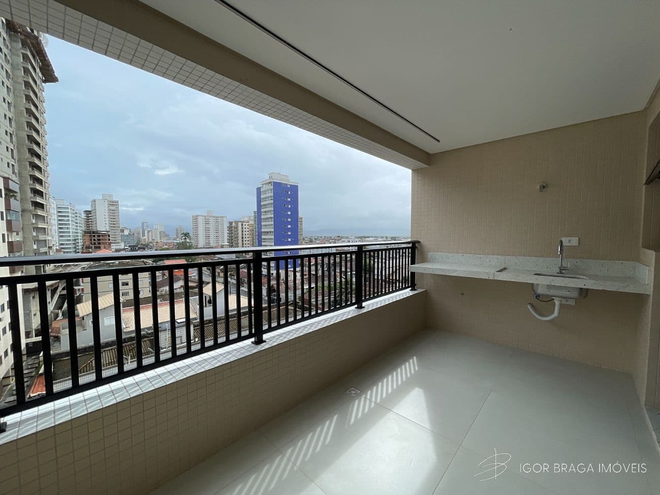 EXCELENTE APARTAMENTO, À 350m DO MAR E LAZER COMPLETO — foto 1