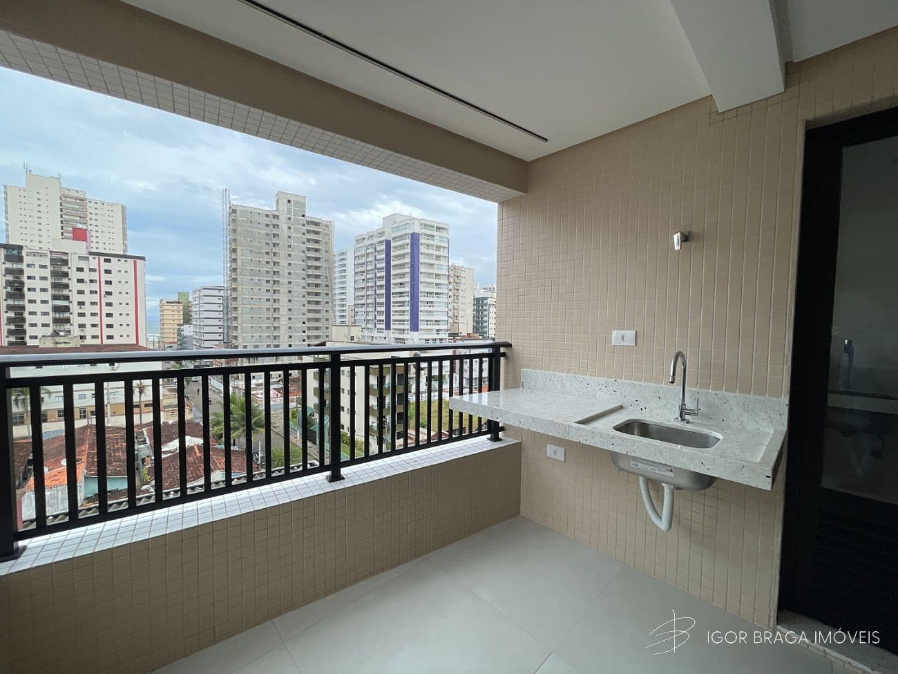 EXCELENTE APARTAMENTO, À 350m DO MAR E LAZER COMPLETO — foto 1