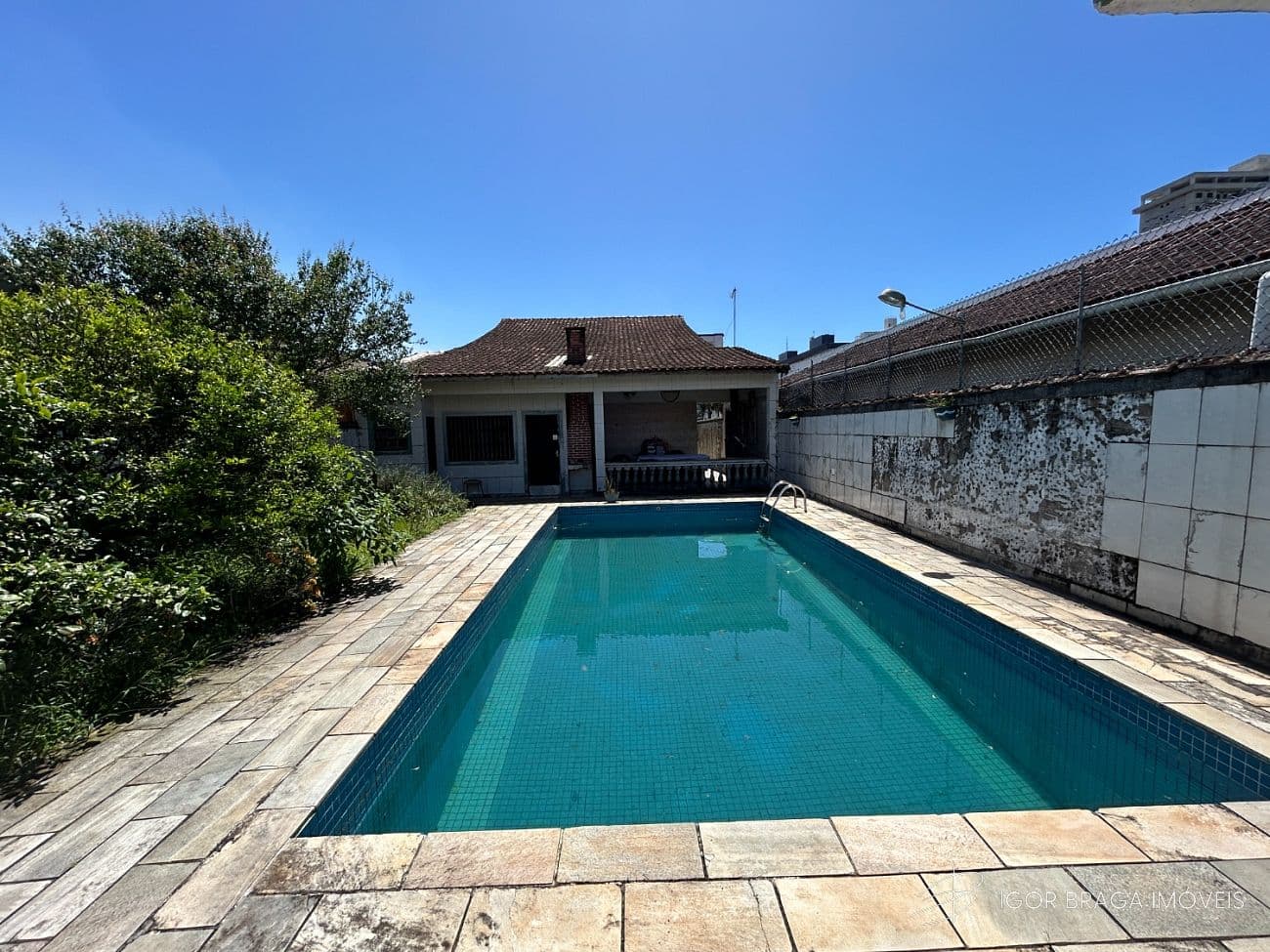 EXCELENTE CASA, AMPLA COM PISCINA — foto 1