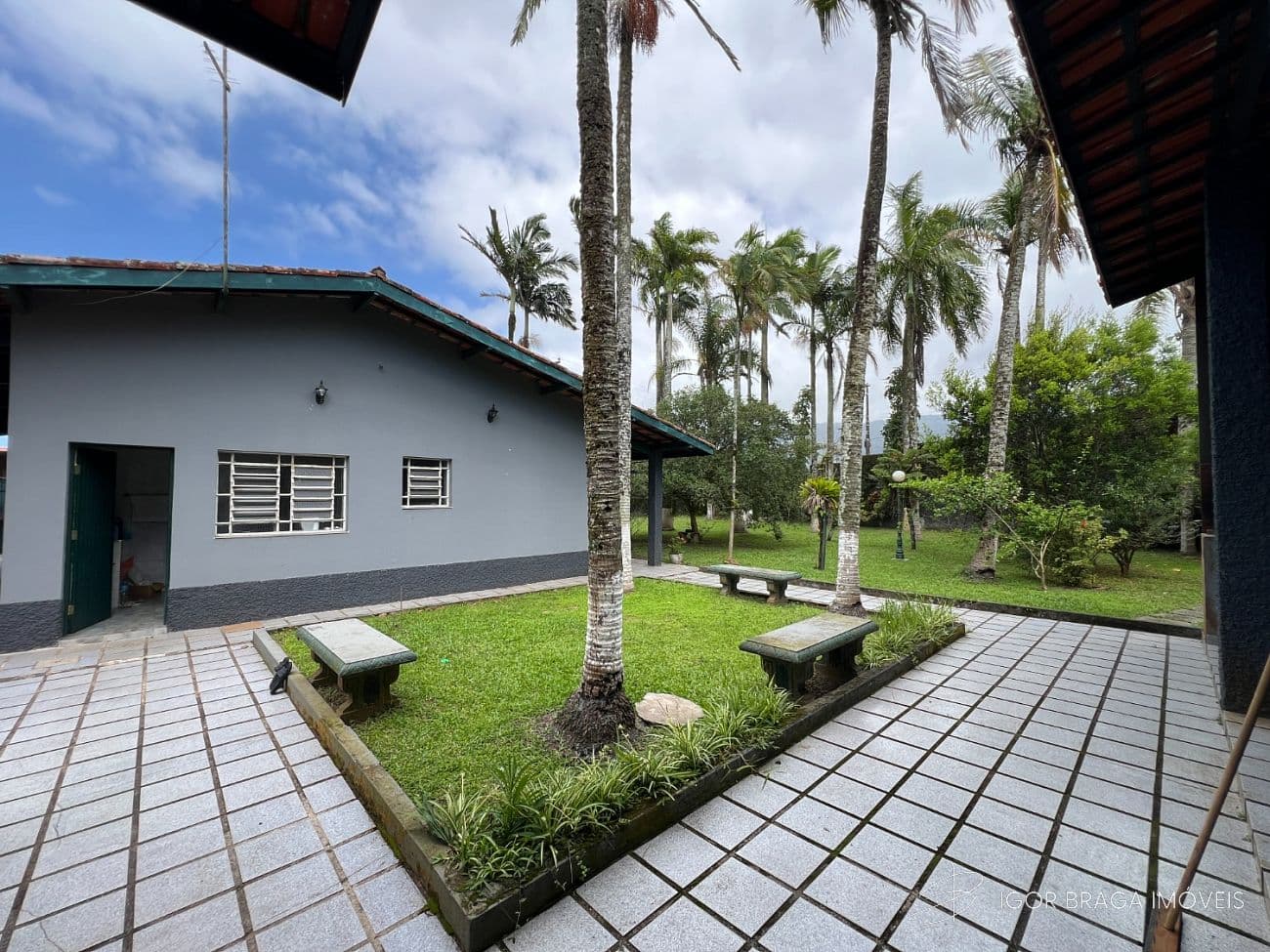 BELÍSSIMA CASA/TERRENO E AMPLO — foto 1