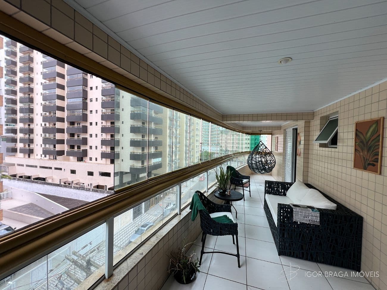 BELÍSSIMO APARTAMENTO, AMPLO, ACABAMENTO FINO E LAZER COMPLETO — foto 1