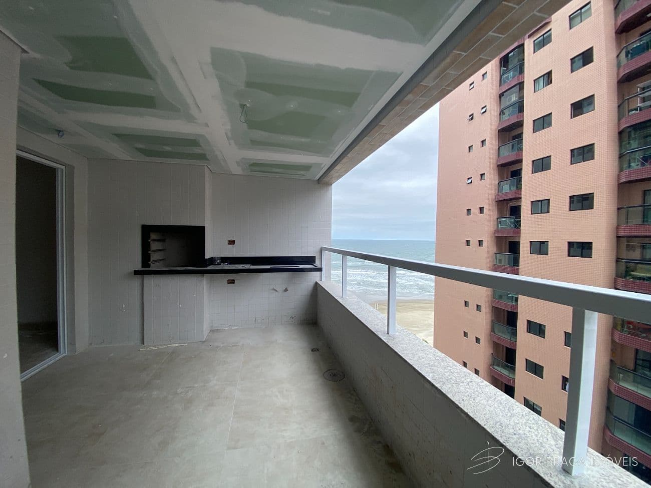 BELÍSSIMA CONSTRUÇÃO, FINO ACABAMENTO E LAZER COMPLETO — foto 1