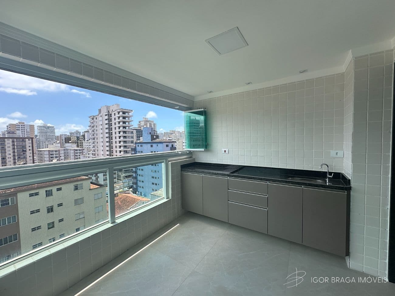BELÍSSIMO APARTAMENTO, FINO ACABAMENTO E LAZER COMPLETO — foto 1