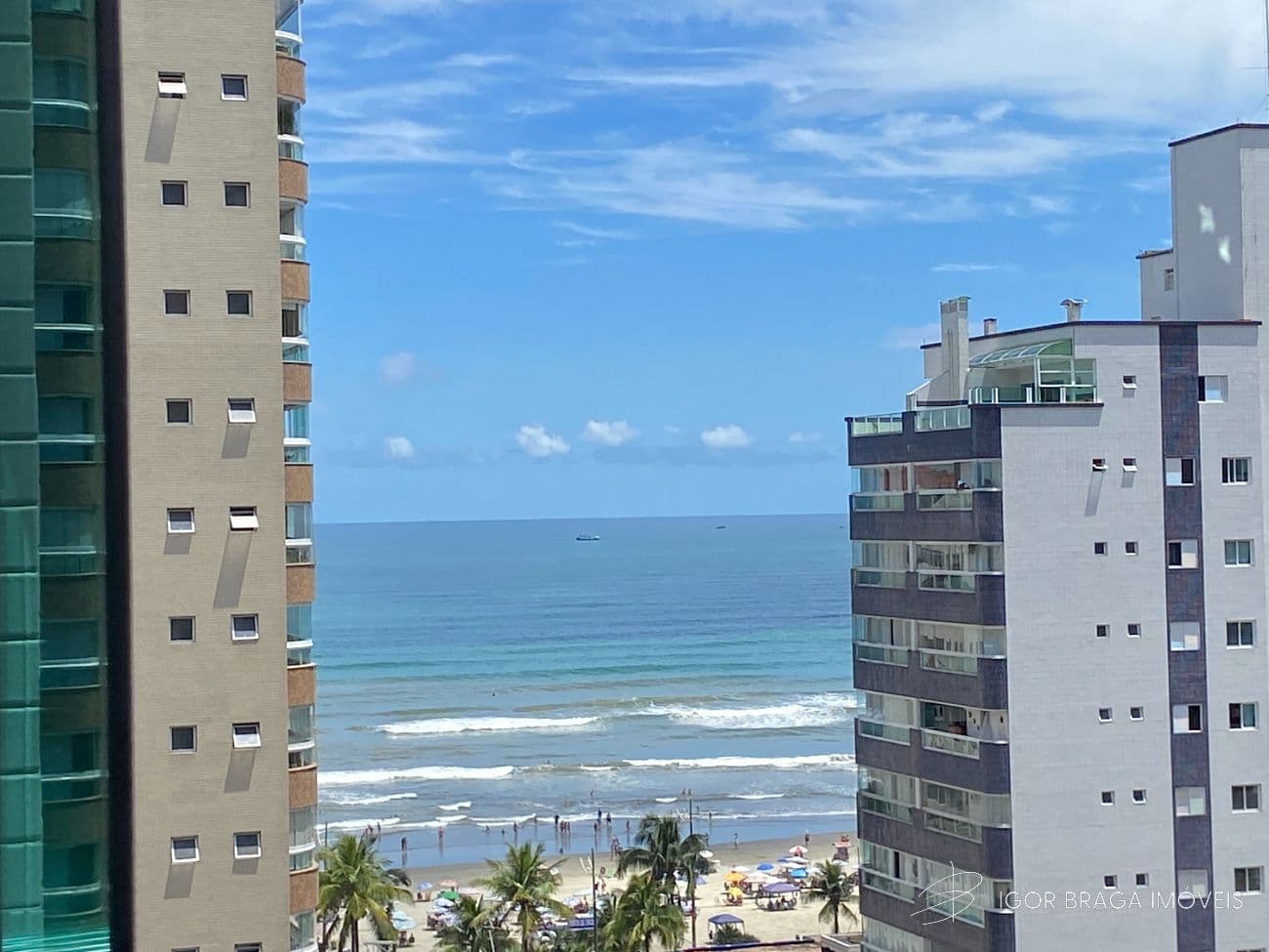 EXCELENTE APARTAMENTO, À 180M DO MAR E LAZER COMPLETO — foto 1