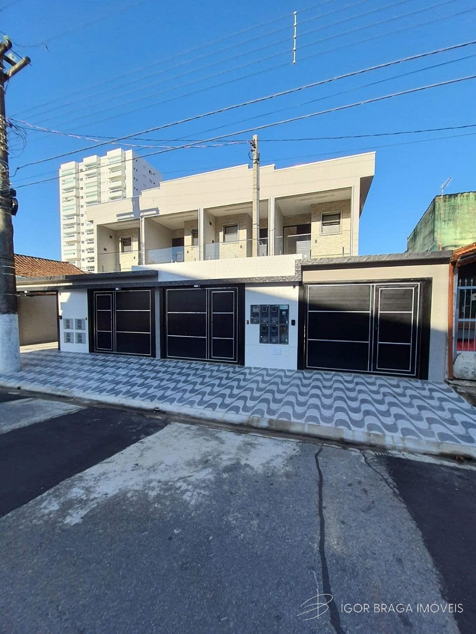 BELÍSSIMO SOBRADO COM FINO ACABAMENTO — foto 1