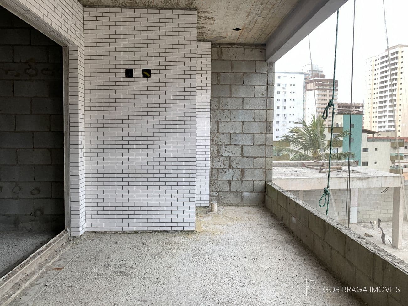 BELÍSSIMA CONSTRUÇÃO, À 350m DO MAR E LAZER COMPLETO — foto 1