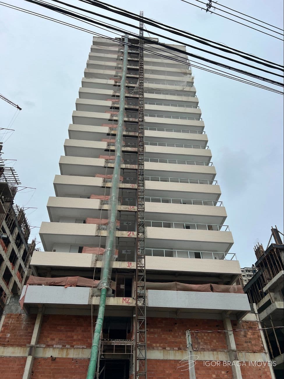 BELÍSSIMO APARTAMENTO, À 150m DO MAR E ESPAÇO DE LAZER — foto 1