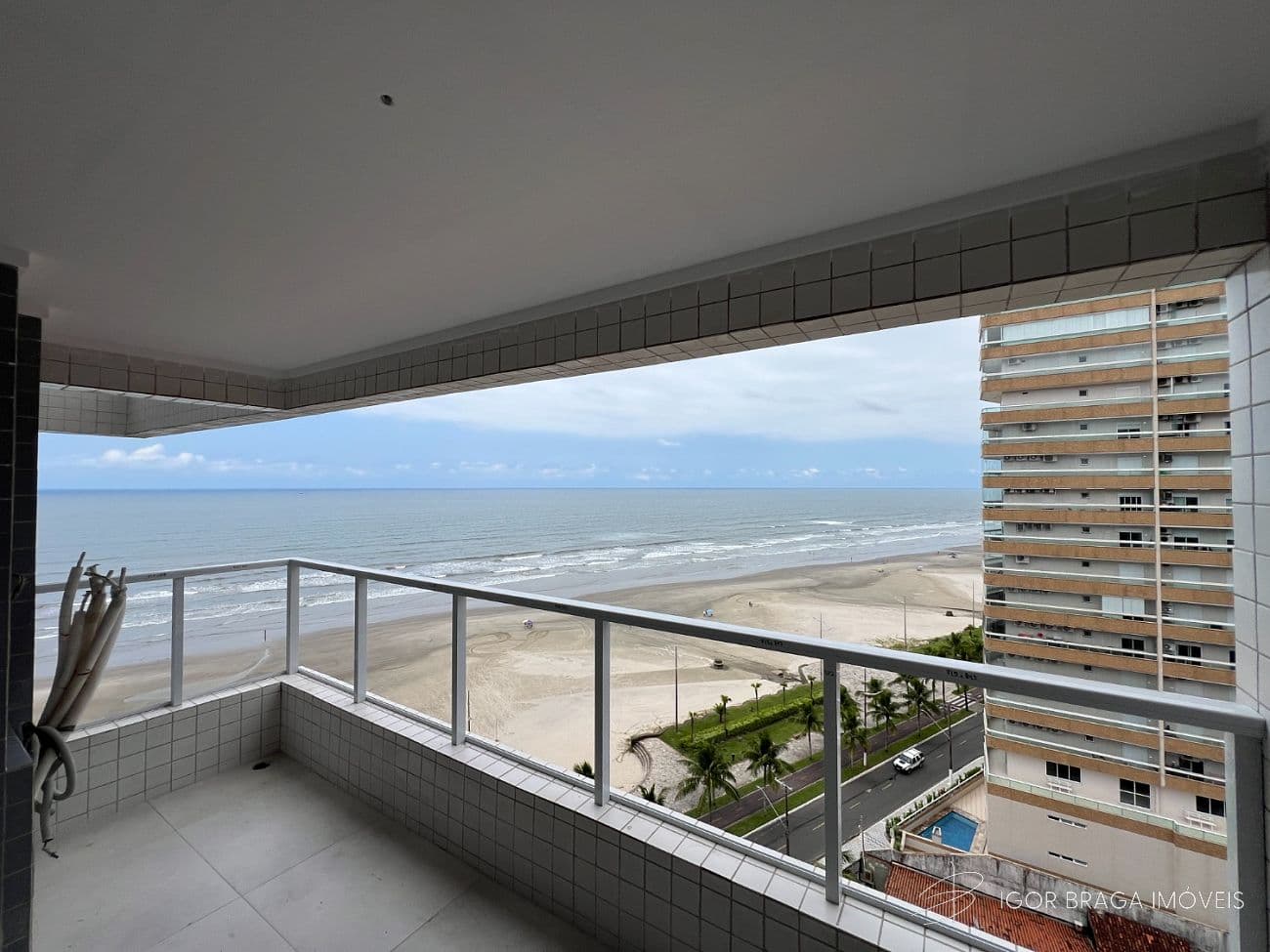 BELÍSSIMO APARTAMENTO, FINO ACABAMENTO E LAZER COMPLETO — foto 1