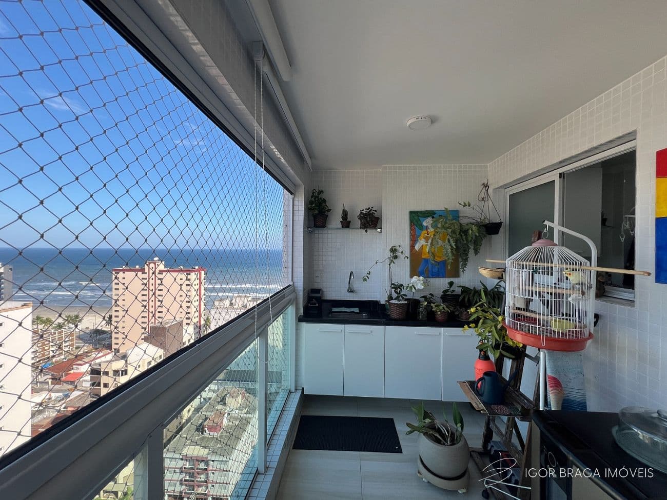 BELÍSSIMO APARTAMENTO, À 100m DO MAR E ÁREA DE LAZER — foto 1