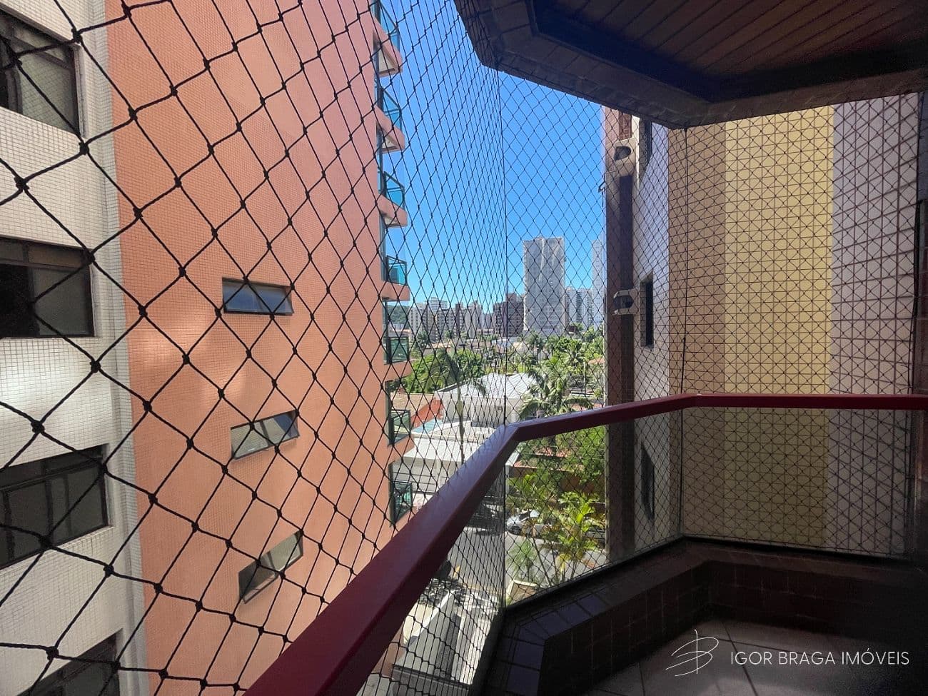 BELÍSSIMO APARTAMENTO, À 200m DO MAR E ÁREA DE LAZER — foto 1