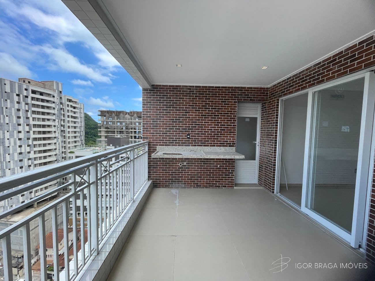 EXCELENTE APARTAMENTO, LAZER COMPLETO À 500m DO MAR E LAZER COMPLETO — foto 1