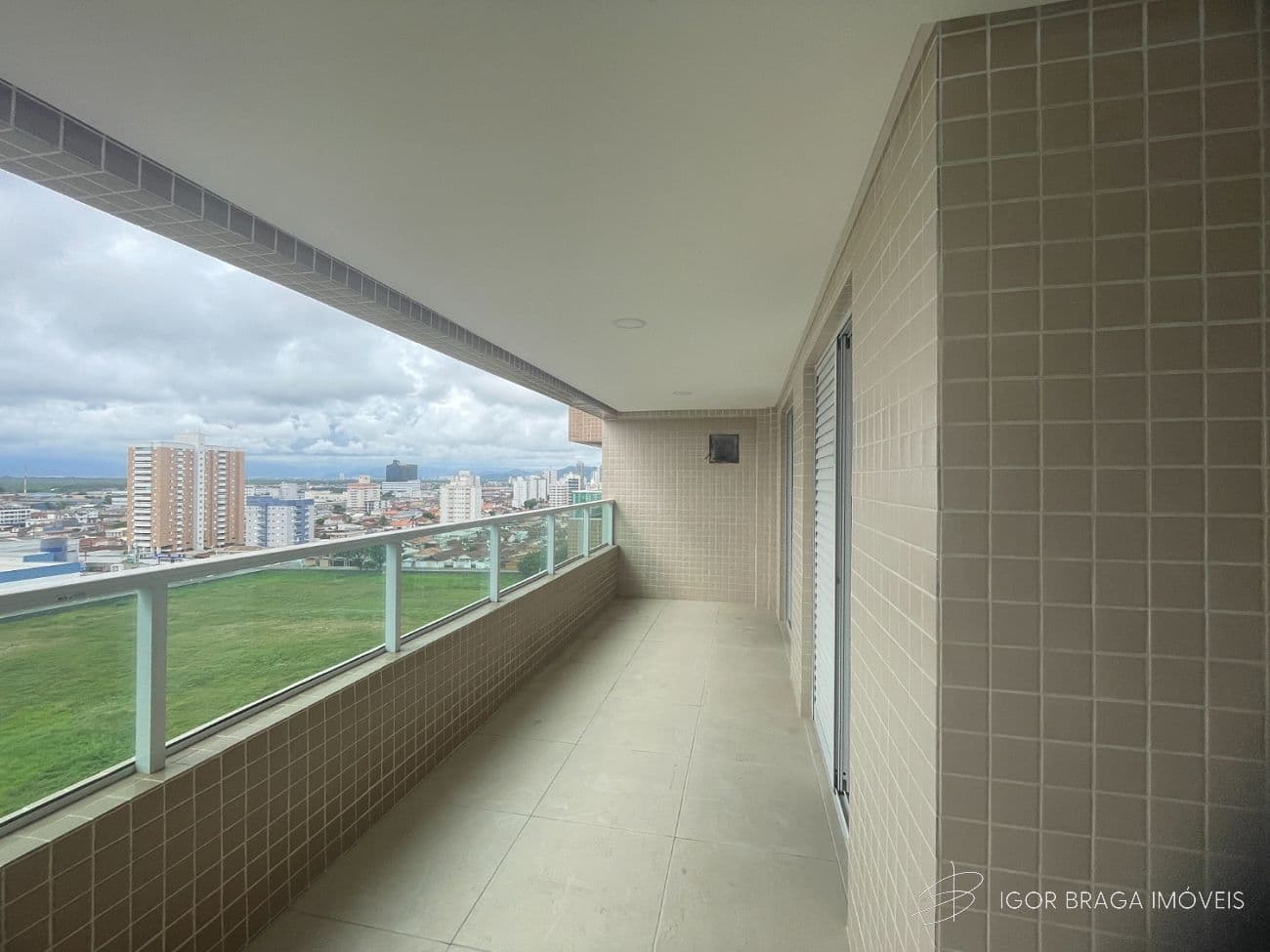 BELÍSSIMO APARTAMENTO, À 200M DO MAR E LAZER — foto 1