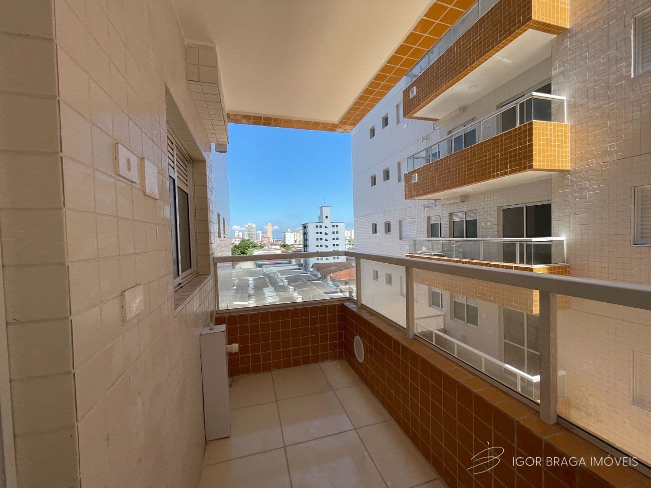 BELÍSSIMO APARTAMENTO, À 900M DO MAR E LAZER COMPLETO — foto 1