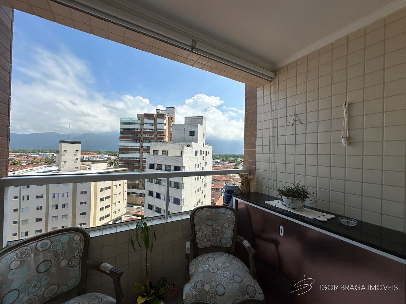 BELÍSSIMO APARTAMENTO, À 300M DO MAR E LAZER — foto 1