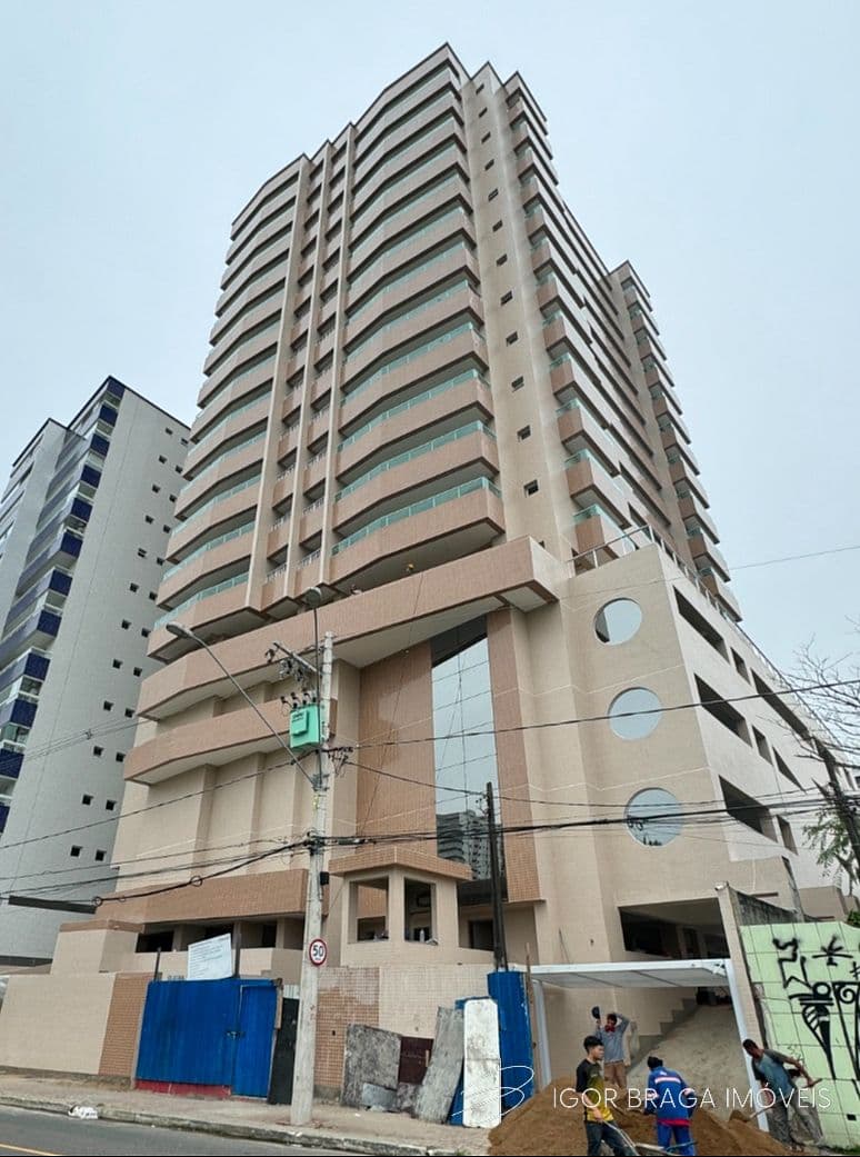 BELÍSSIMO APARTAMENTO, À 200M DO MAR E LAZER — foto 1