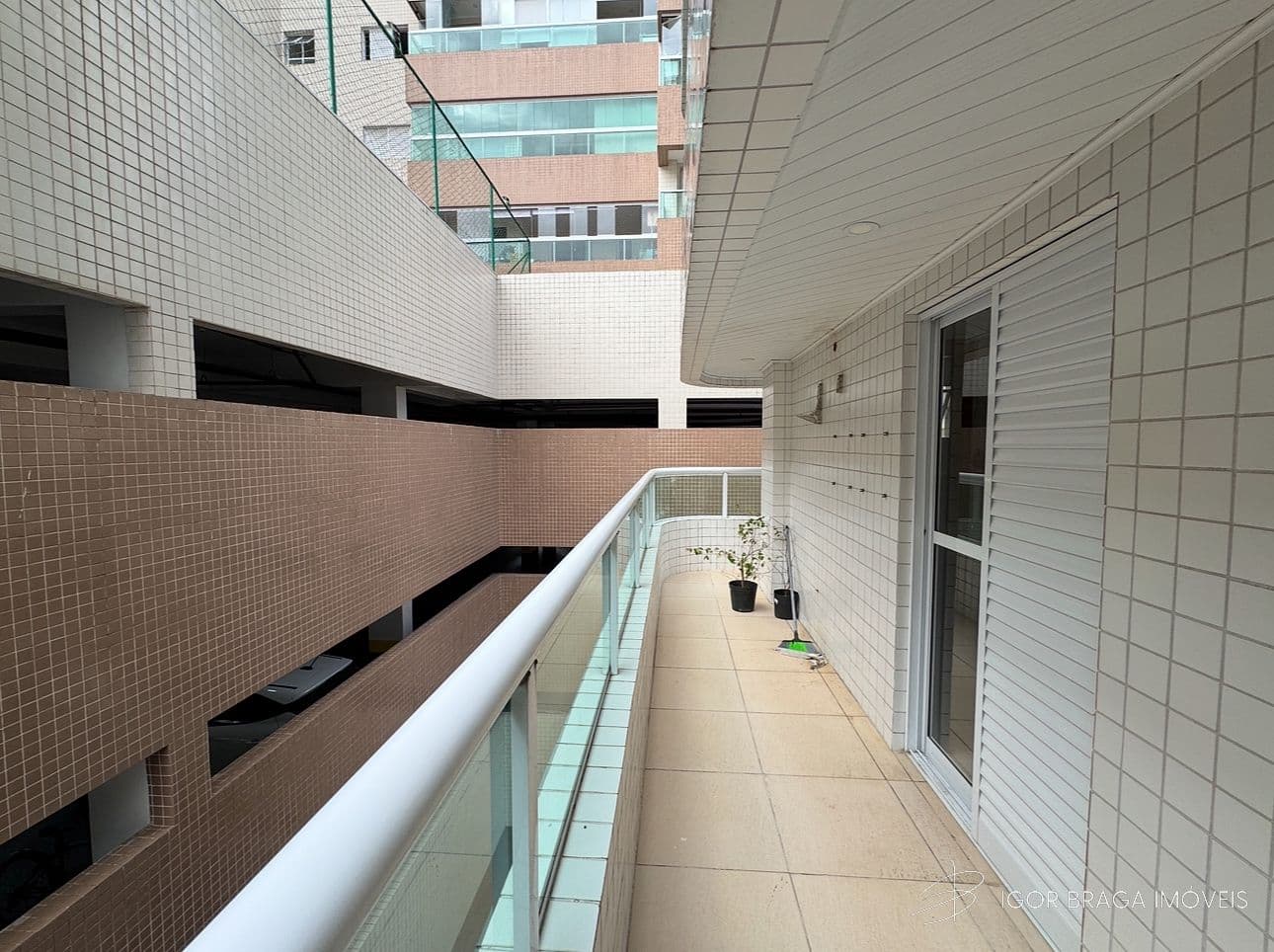 BELÍSSIMO APARTAMENTO, À 250M DO MAR E LAZER — foto 1