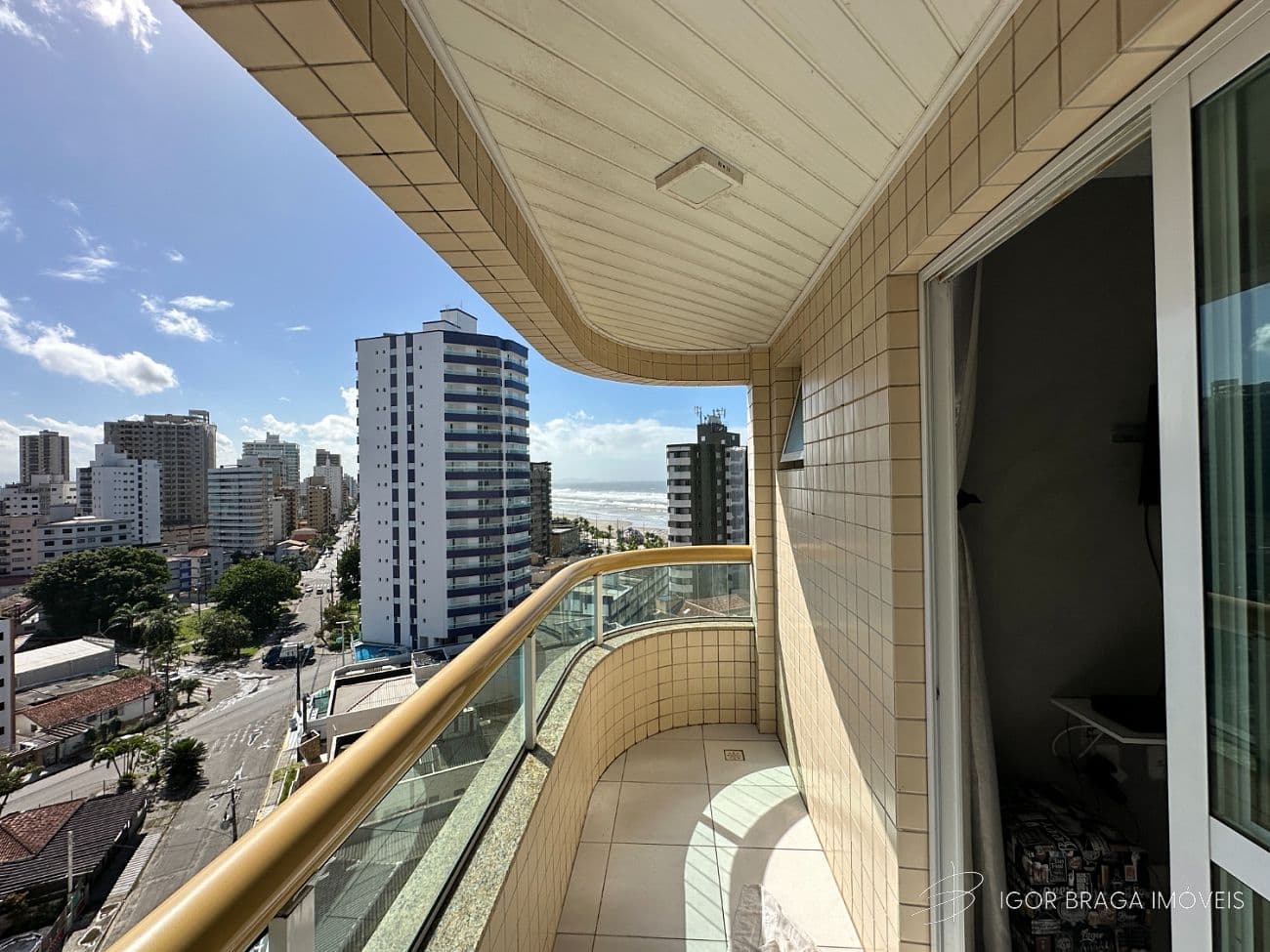 BELÍSSIMO APARTAMENTO, À 100M DO MAR E LAZER — foto 1