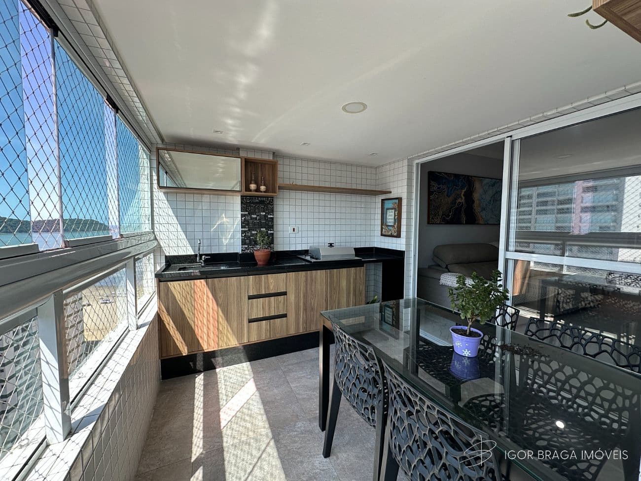 LUXUOSO APARTAMENTO, LAZER COMPLETO À 50M DO MAR — foto 1