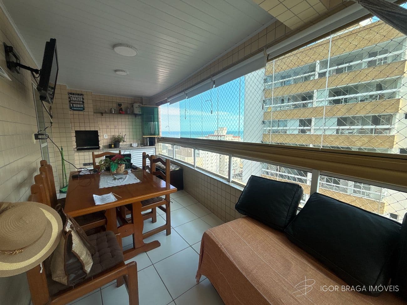 BELÍSSIMO APARTAMENTO, FINO ACABAMENTO À 100M DO MAR — foto 1