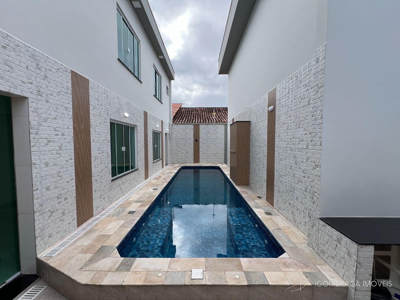 BELÍSSIMO SOBRADO, ALTO PADRÃO À 550M DO MAR — foto 1