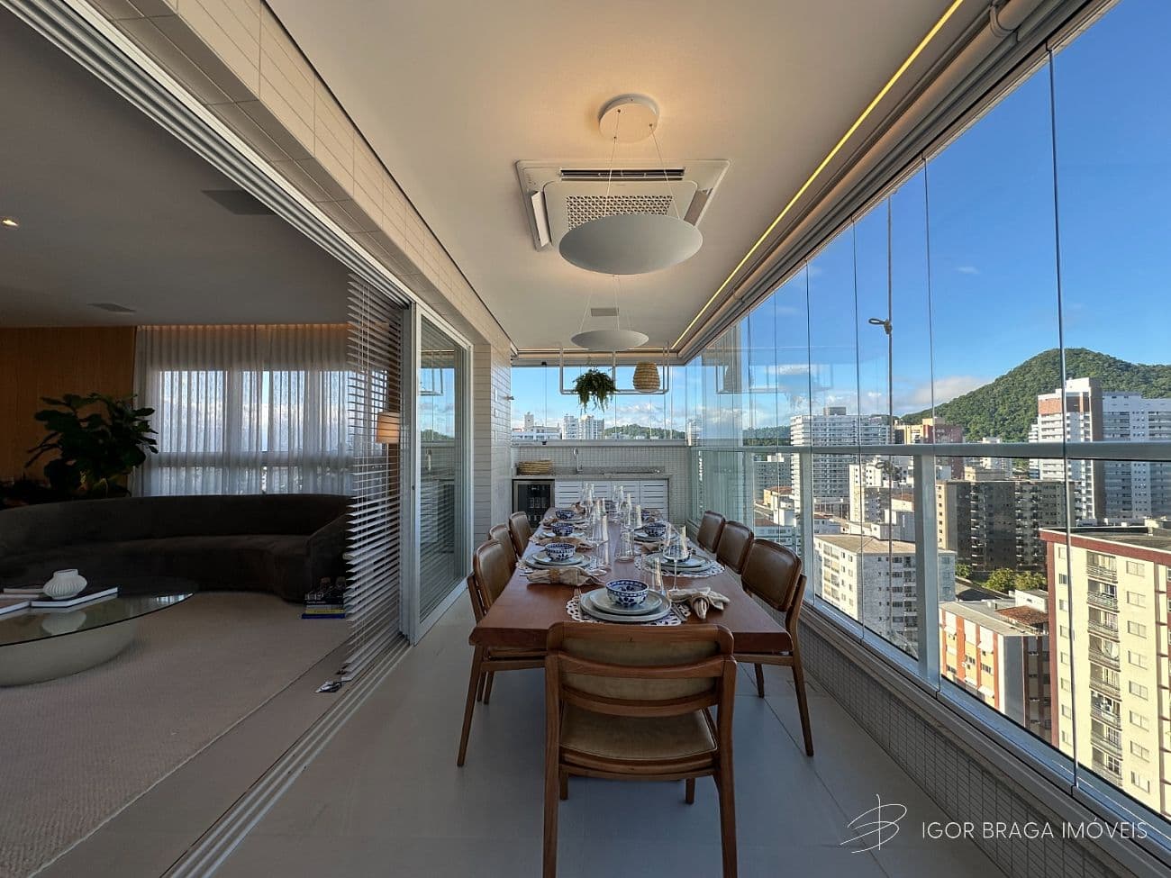 BELÍSSIMO APARTAMENTO, À 200M DO MAR E LAZER COMPLETO — foto 1