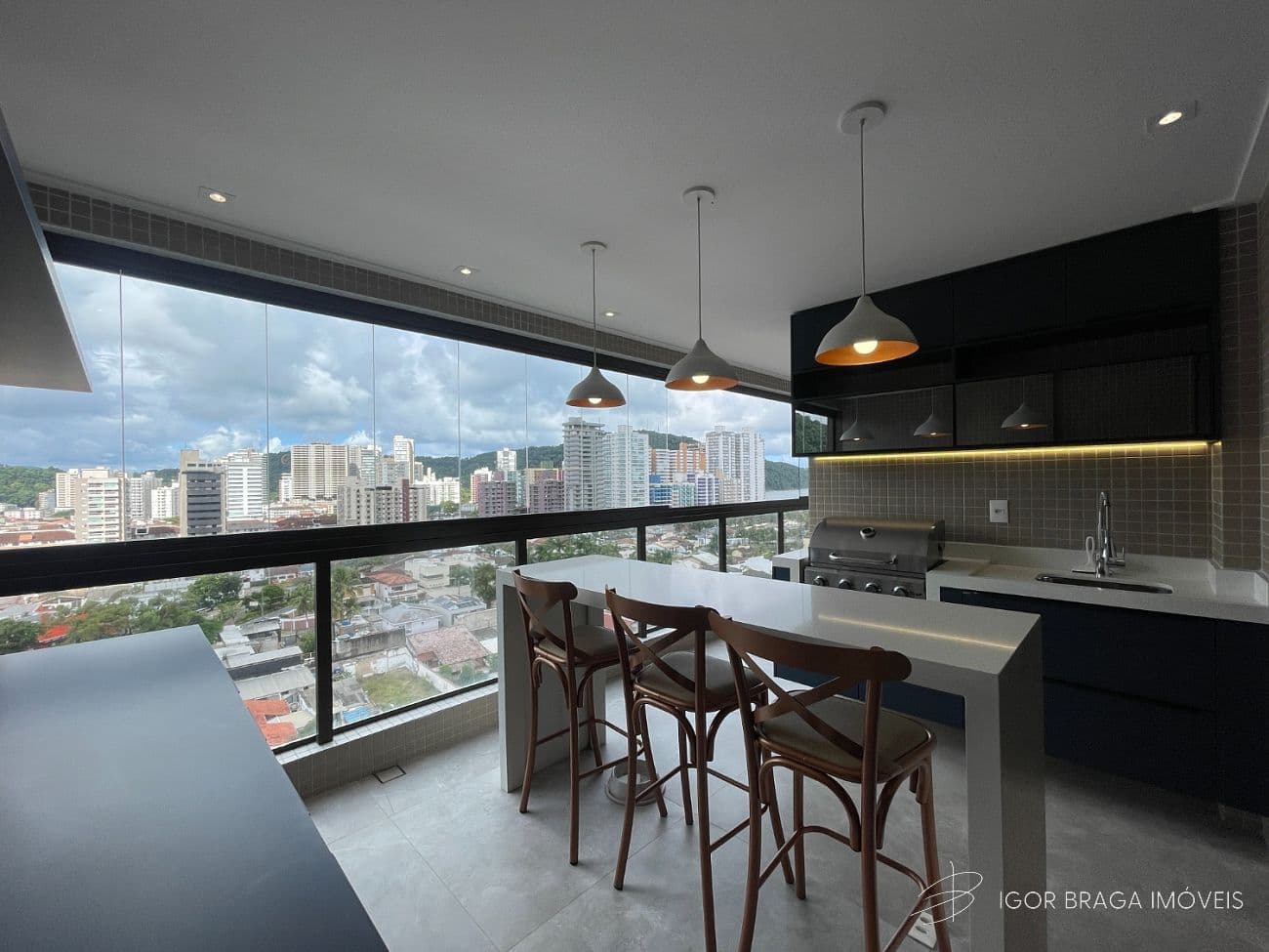 INCRÍVEL APARTAMENTO, À 500m DO MAR E LAZER COMPLETO — foto 1