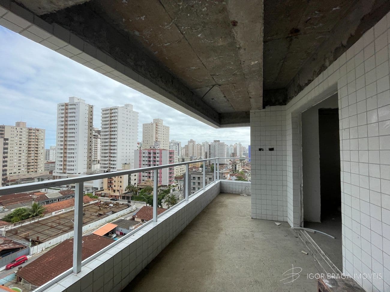 BELÍSSIMO APARTAMENTO, À 450M DO MAR E LAZER COMPLETO — foto 1