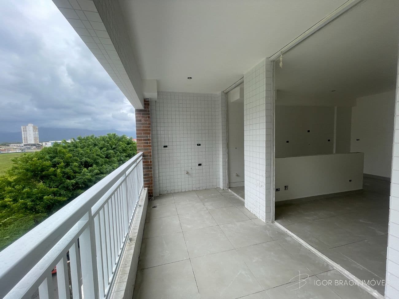 BELÍSSIMO APARTAMENTO, À 270M DO MAR E LAZER COMPLETO — foto 1