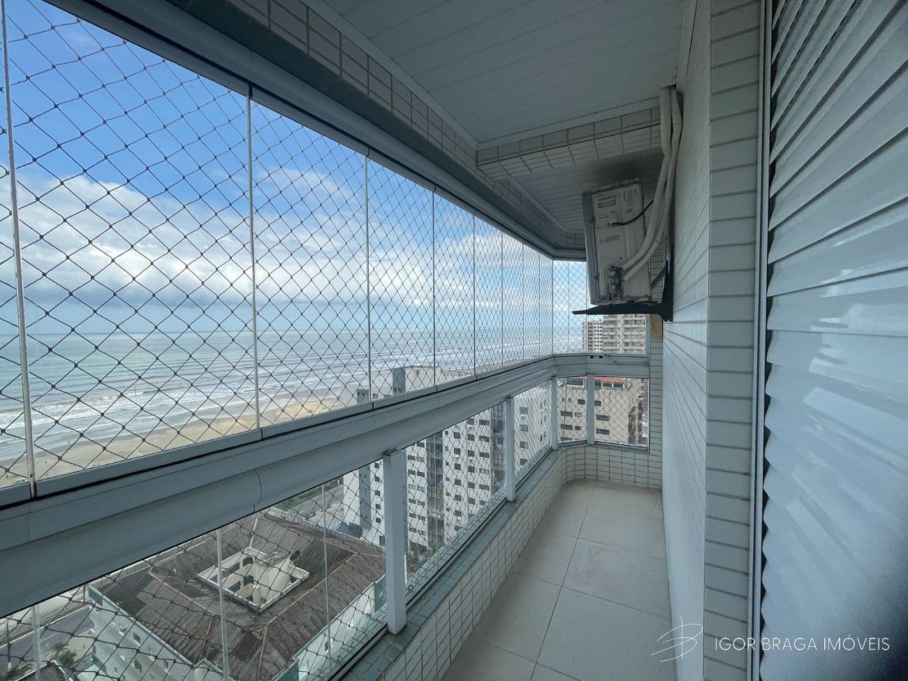 EXCELENTE APARTAMENTO, 50M DO MAR E LAZER COMPLETO — foto 1