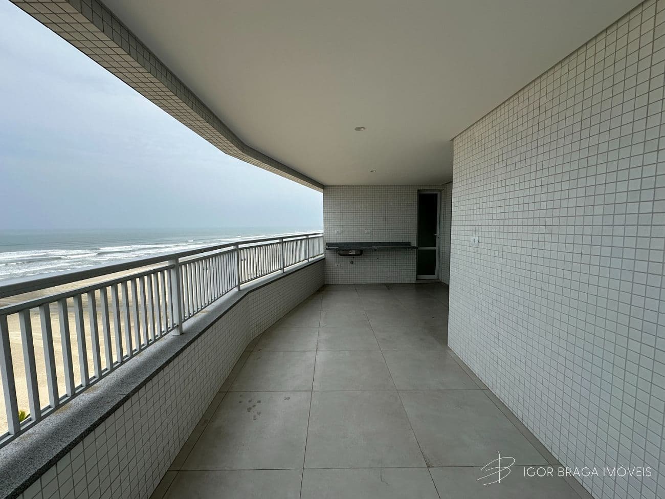EXCELENTE APARTAMENTO, 10M DO MAR E LAZER COMPLETO — foto 1