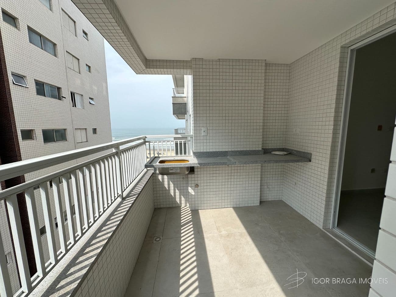 EXCELENTE APARTAMENTO, 10M DO MAR E LAZER COMPLETO — foto 1