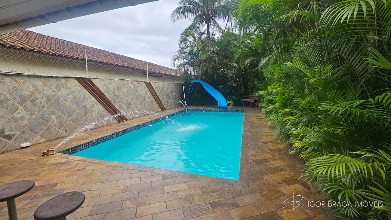 BELÍSSIMA CASA COM PISCINA, AMPLA E ÁREA GOURMET — foto 1