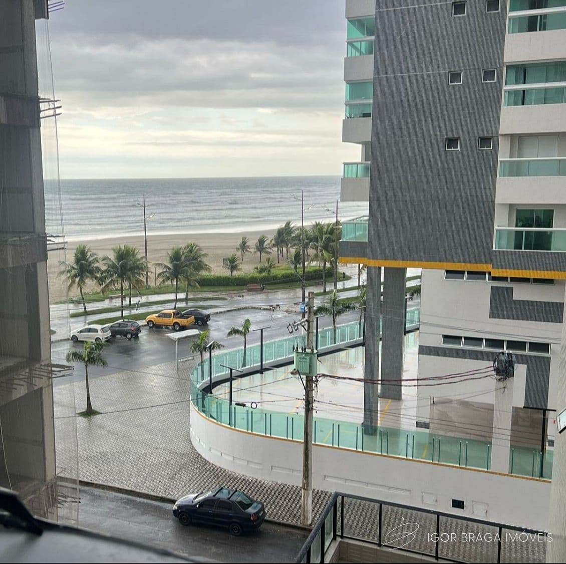 BELÍSSIMO APARTAMENTO, À 50M DO MAR E LAZER COMPLETO — foto 1